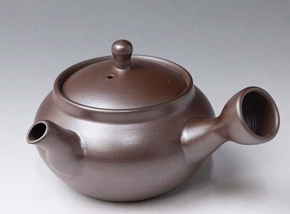 Banko teapots by Otsuki Shun