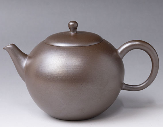 Banko teapots by Otsuki Shun