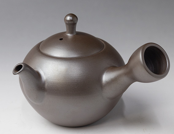 Banko teapots by Otsuki Shun