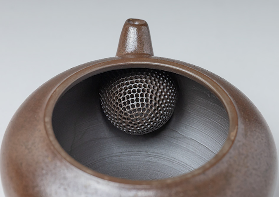 Banko teapot by Otsuki Shun - inside view