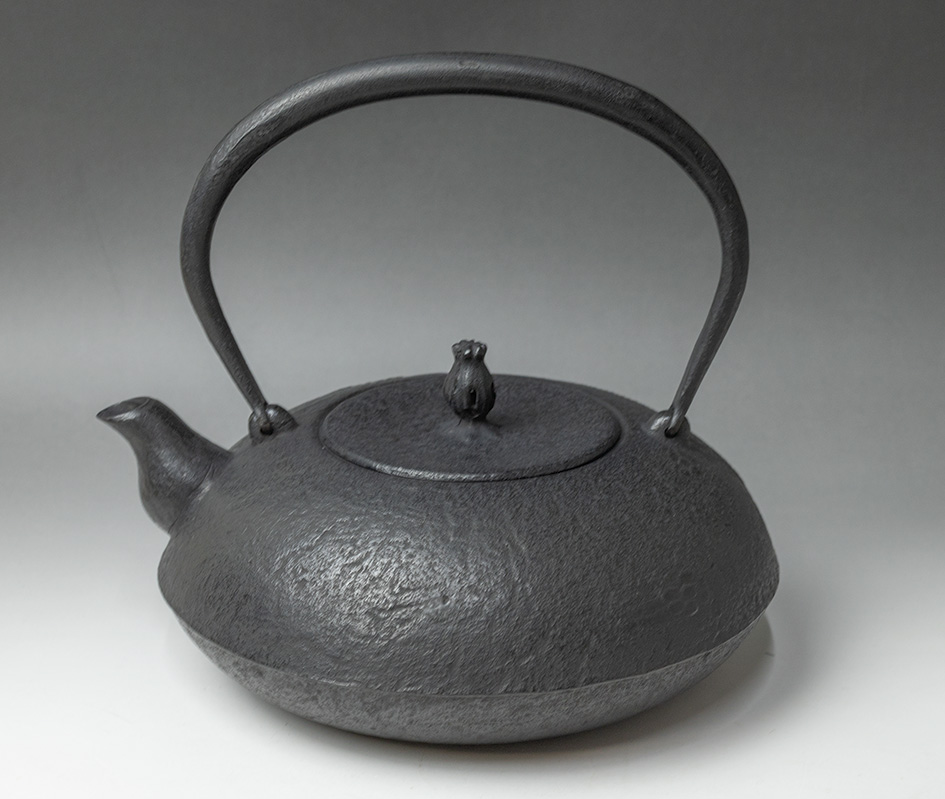 Dragon cast iron tetsubin kettle