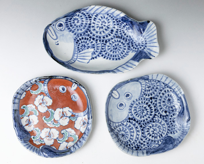 Handpainted fish plates from Warabe Kobo Studio - top view