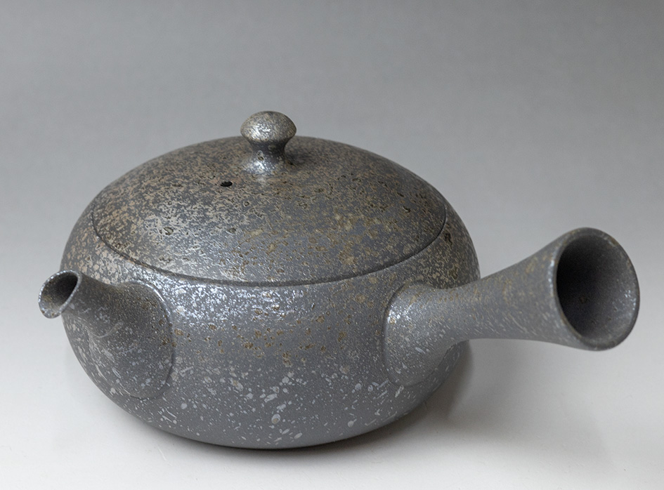 Tokoname teapot by Fujita Tokuta