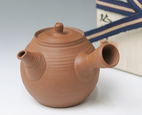 Tokoname teapot by Kohokujo