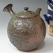 Tokoname Mayake teapot by Konishi Yohei