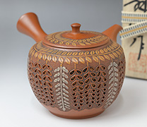 Japanese pottery - Tokonameyaki teapot by Shunen II